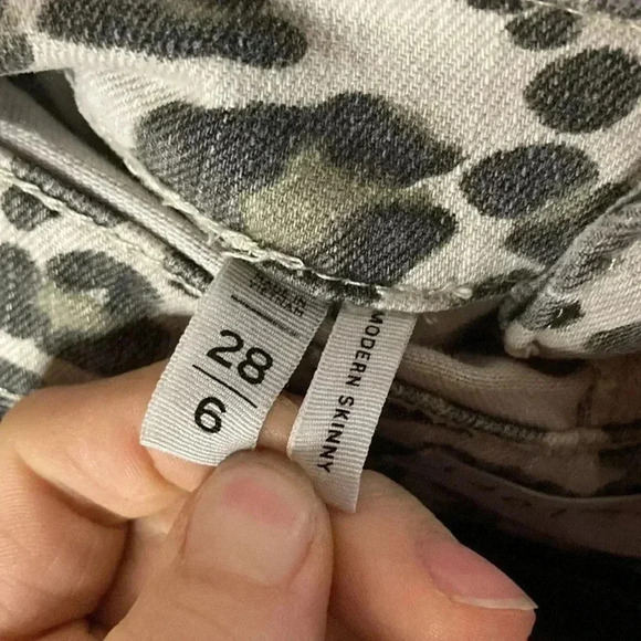 Loft‎ animal print pants - Picture 4 of 5